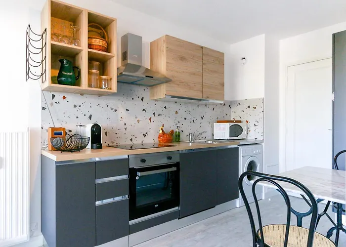 Beautiful Flat With Sea View Terrace Pool Parking Portative Ac- Benakey *