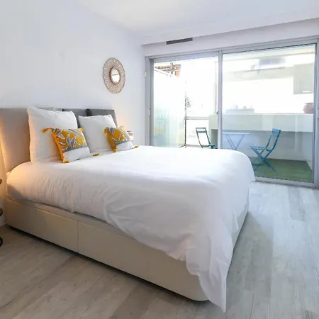 Beautiful Flat With Sea View Terrace Pool Parking Portative Ac- Benakey Daire *