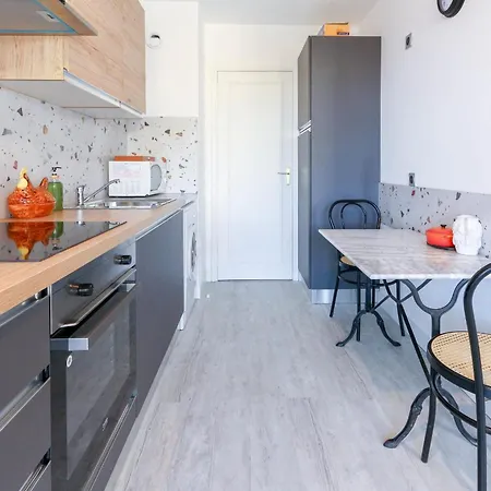 Daire Beautiful Flat With Sea View Terrace Pool Parking Portative Ac- Benakey *