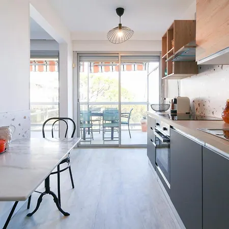 Beautiful Flat With Sea View Terrace Pool Parking Portative Ac- Benakey Daire Antibes