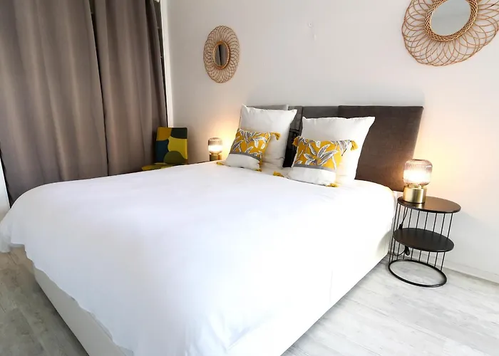 Beautiful Flat With Sea View Terrace Pool Parking Portative Ac- Benakey Daire